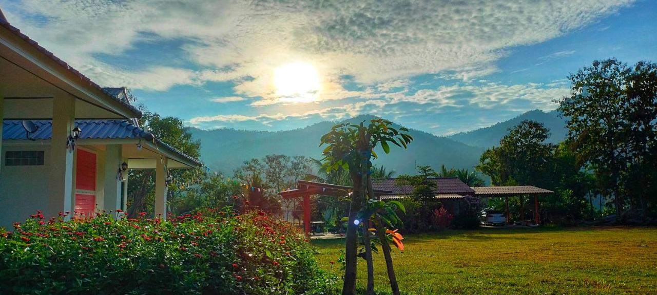 Khuang Kom Pimpisa Garden พิมพิศา การ์เด้นท์ヴィラ エクステリア 写真
